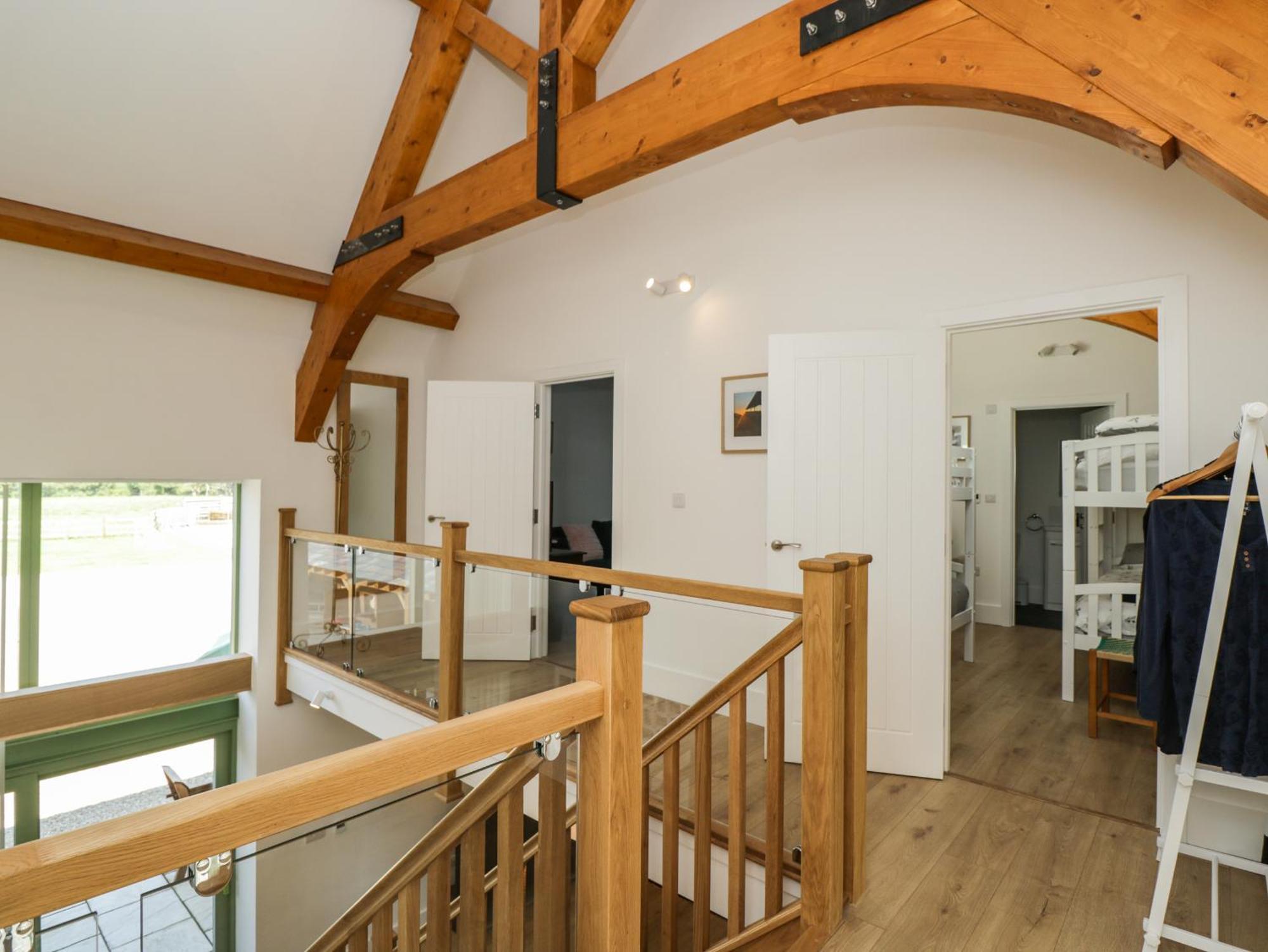 The Old Barn Villa Witney Exterior photo