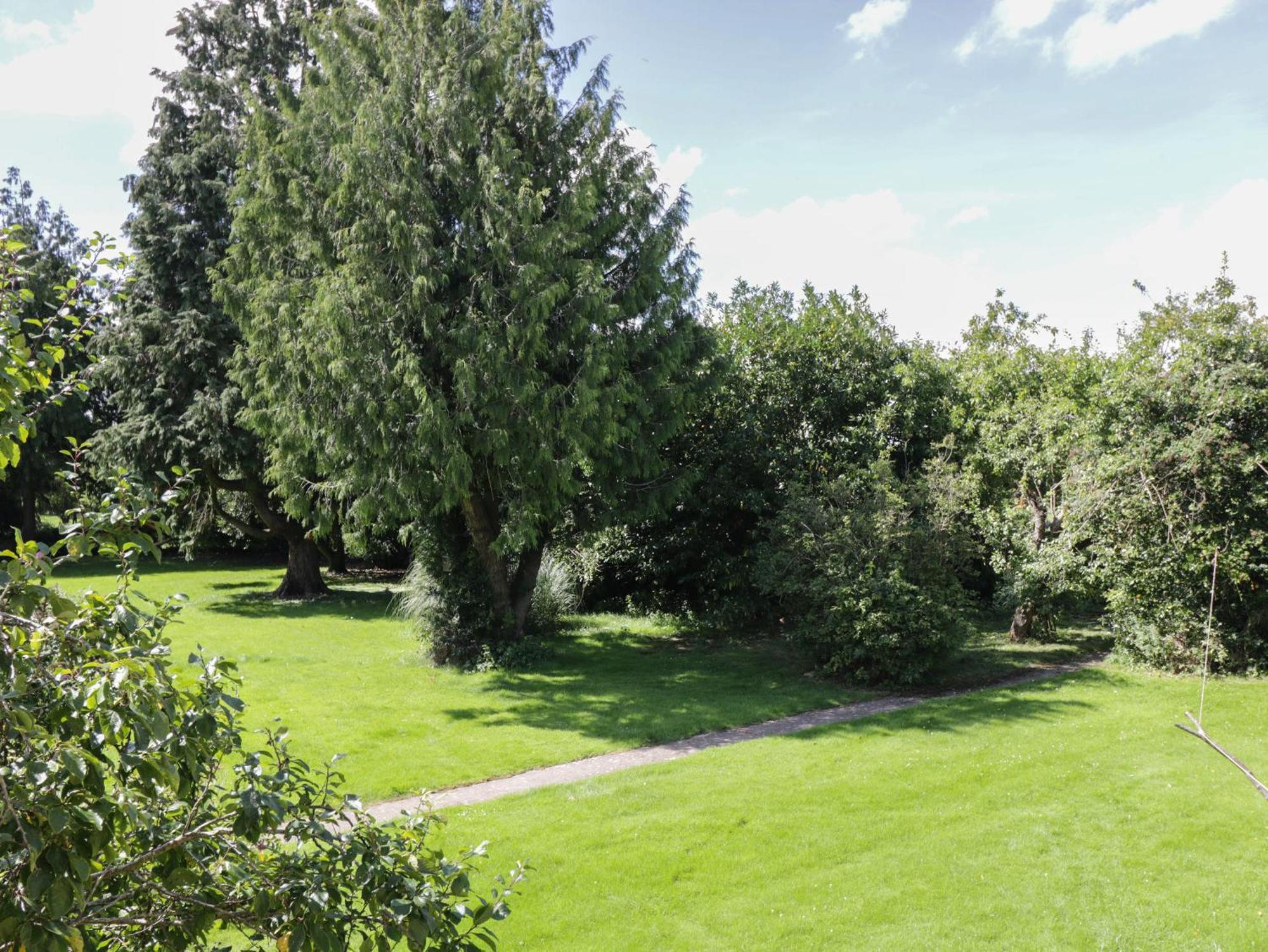 The Old Barn Villa Witney Exterior photo